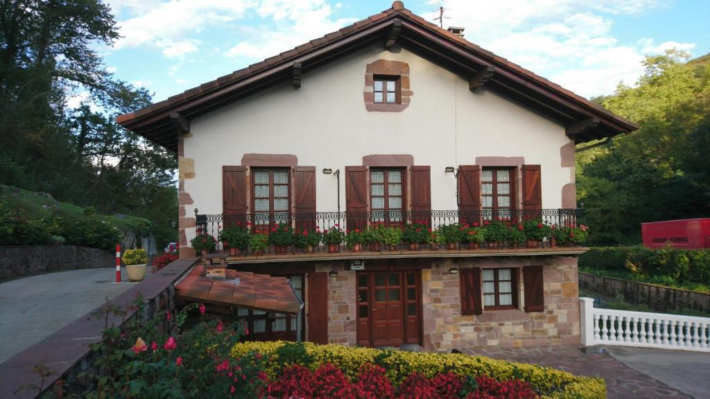 Zugarramurdi House | Bizentenea