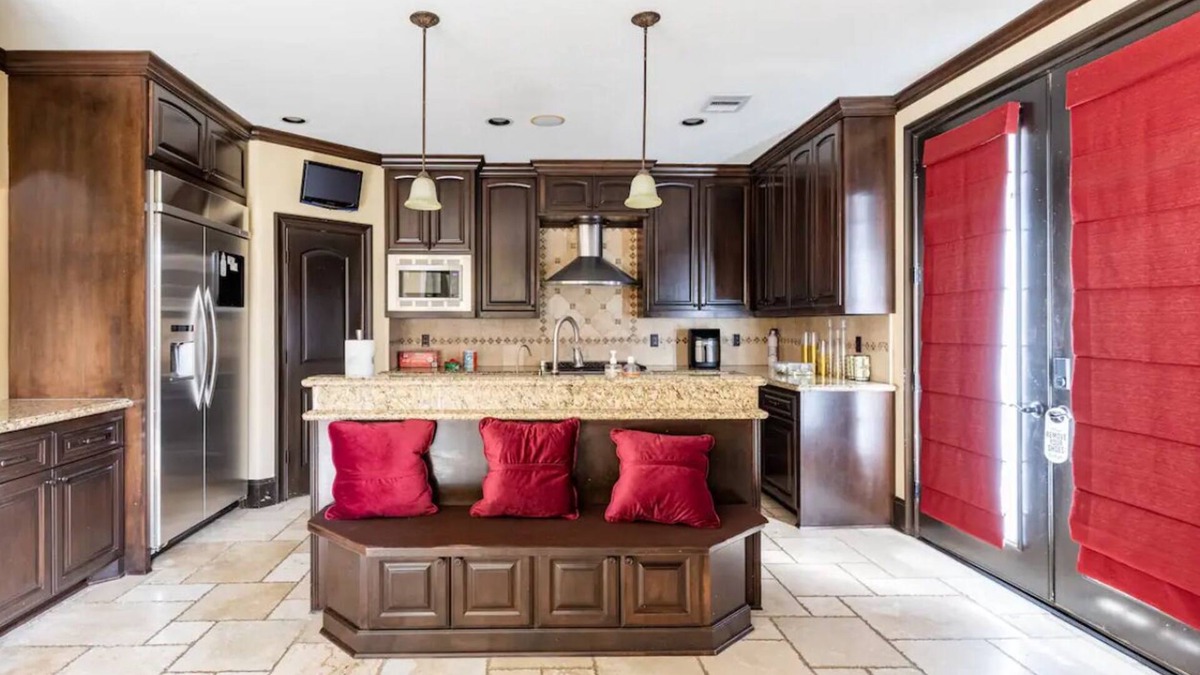Houston Villa | BIZI near Galleria Mall