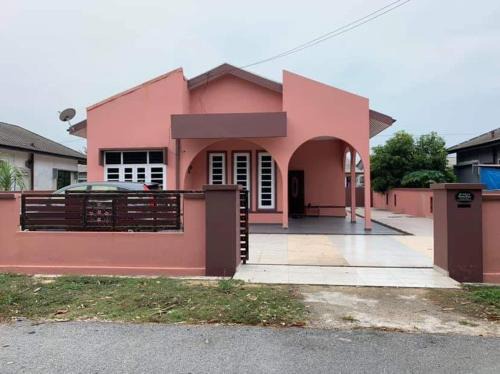 Kampung Pengkalan Maras House | BJ villa homestay