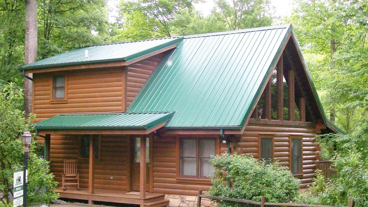 Black Bear Falls Cabin | Black Bear Cabin In Gatlinburg-Family Vacations/Romantic Getaway! Owner Operated