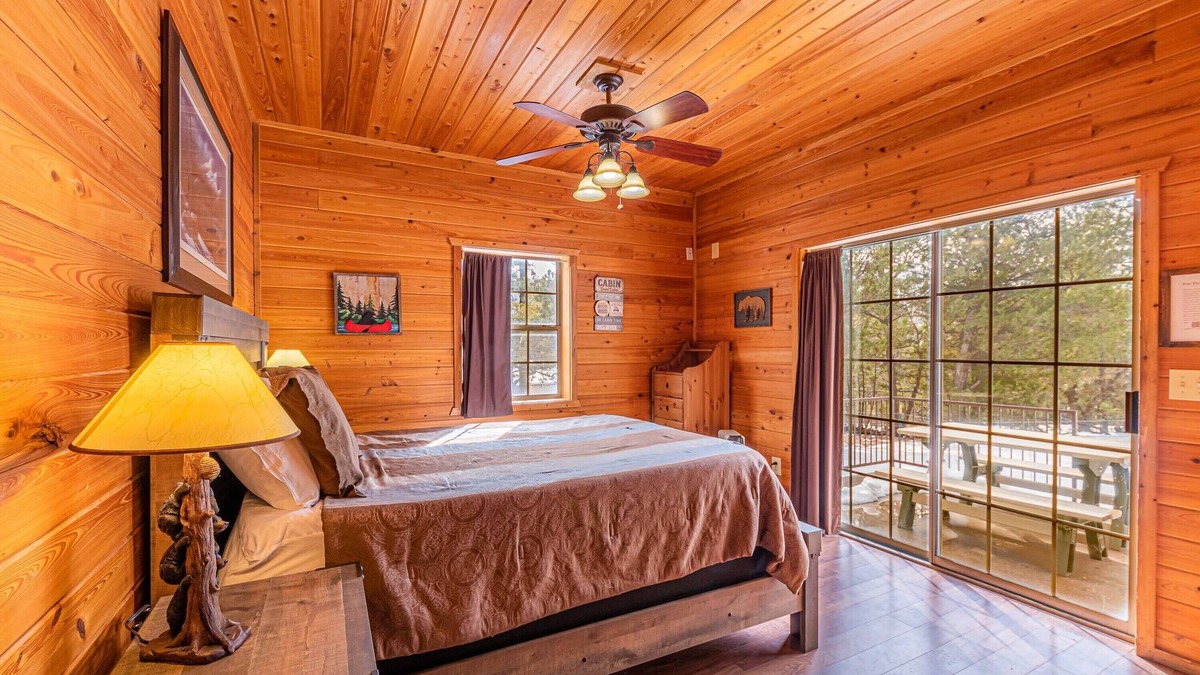 Christopher Creek Cabin | Black Bear Cabin-onsite "bear hunt" & playground, game room, kitchen AC & heat
