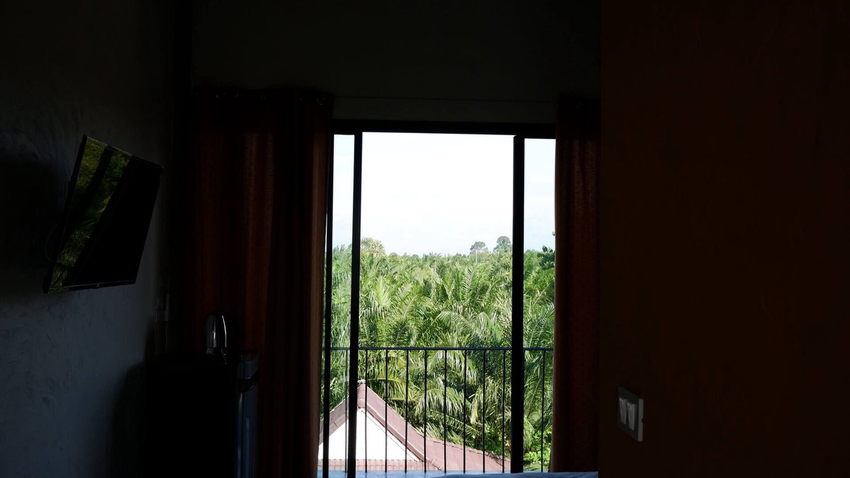Phunphin Hotel | Black Elephant Boutique
