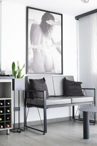 La Estrella Apartment | Black Gold