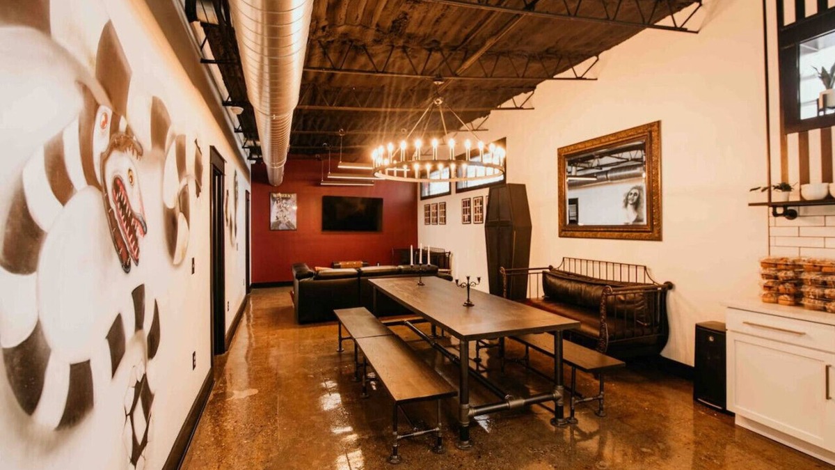 Fountain Square House | Black house stays sleeps 10