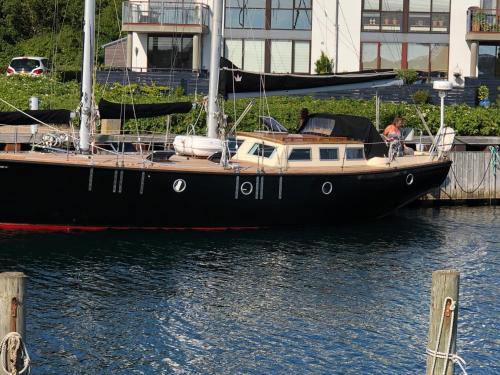 Faroe Islands Boat Rental | Black-Lady