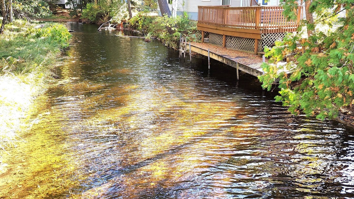 Onaway House | Black Lake's Rainy River Retreat Sleeps 12
