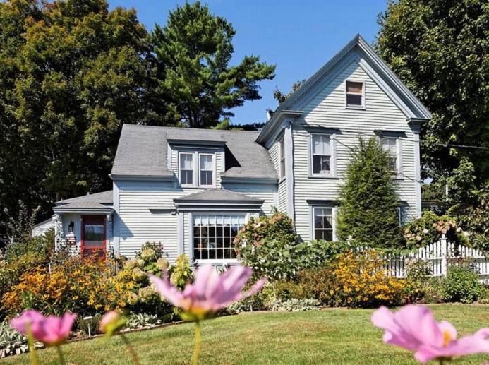 Topsham Bed & Breakfast | Black Lantern B&B