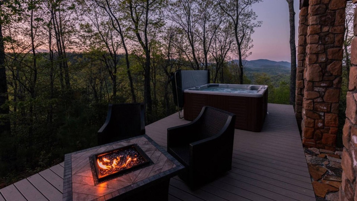 Black Mountain Cabin | Black Mountain Log Cabin | Secluded, Pet-friendly 3BD with Hot Tub & Views!