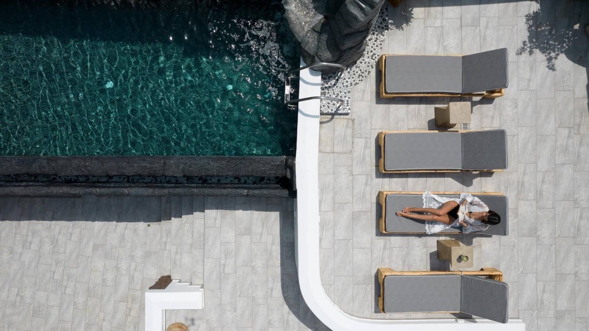 Karterados Villa | Black occhio villa Santorini