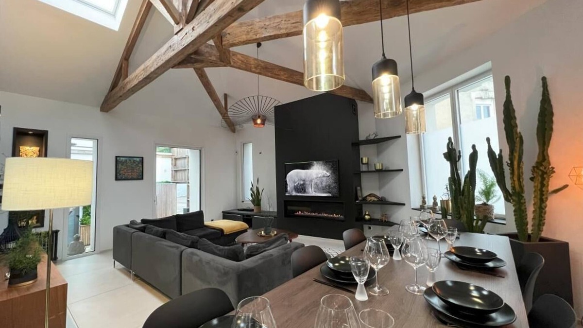 Beaulieu-Mangin Apartment | Black Pearl: Luxurious town villa with garage