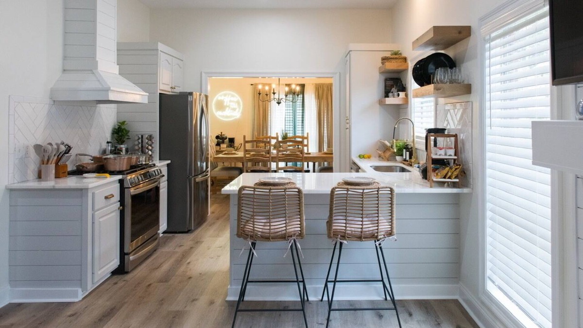 Pearl House | "Black Pearl: Luxury Home, Near Amenities, Sleeps 6"