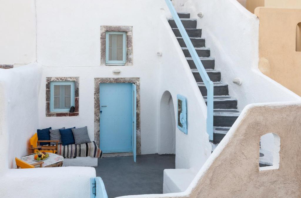 Emporio Apartment | Black Rock Traditional Rooms