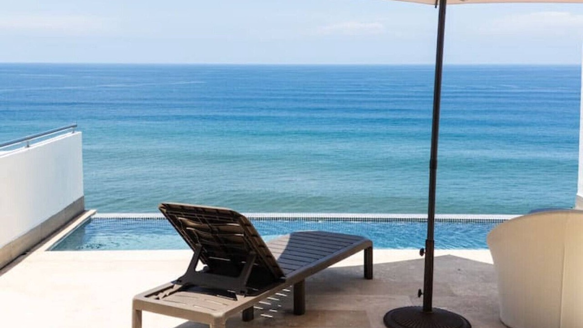 Chiltiupan Apartment | Black Rose Cliff Villa 2 Zonte