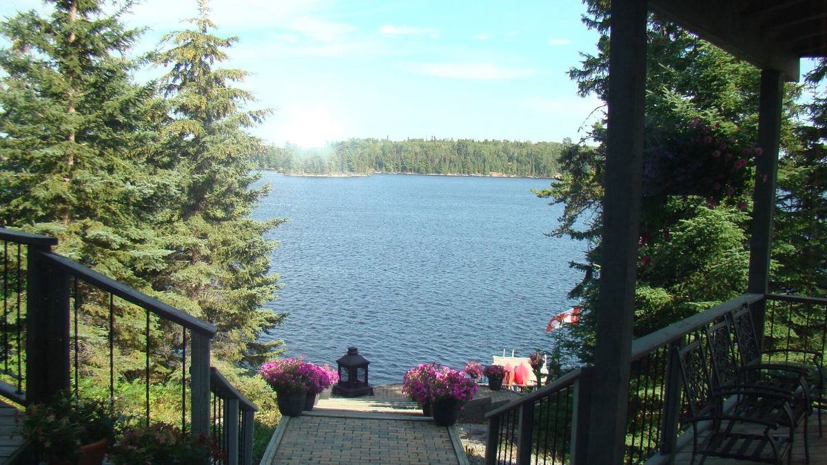 Northern Ontario Cottage | Black Sturgeon Lake Executive Cottage