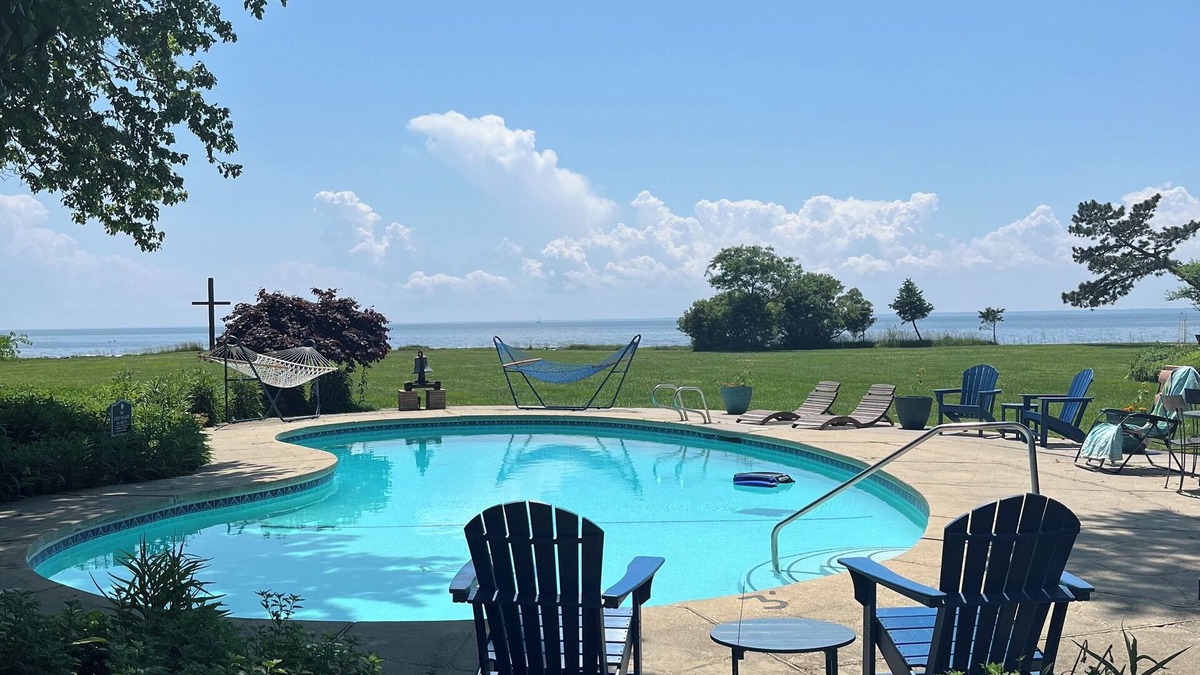 Tilghman Bed & Breakfast | Black Walnut Point Inn