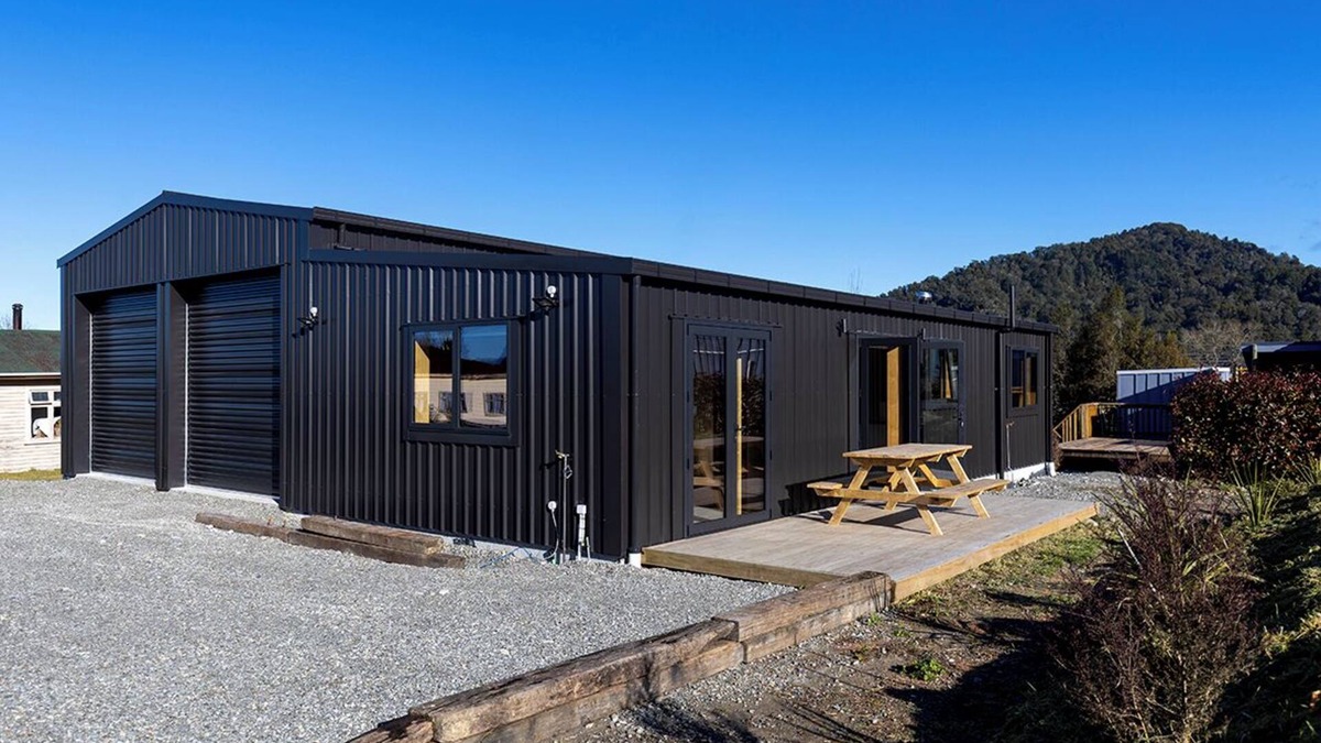 Blackball House | Blackball Connection