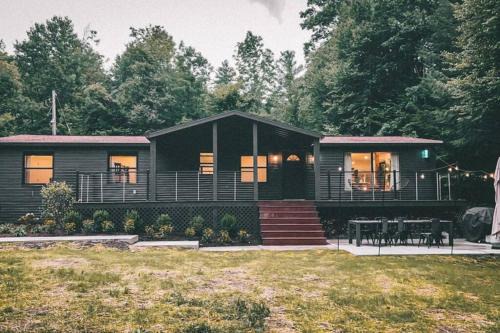 Chichester House | Blackbear Lodge - Ski Phoenicia, Hunter, Catskills, Windham, Belleayre