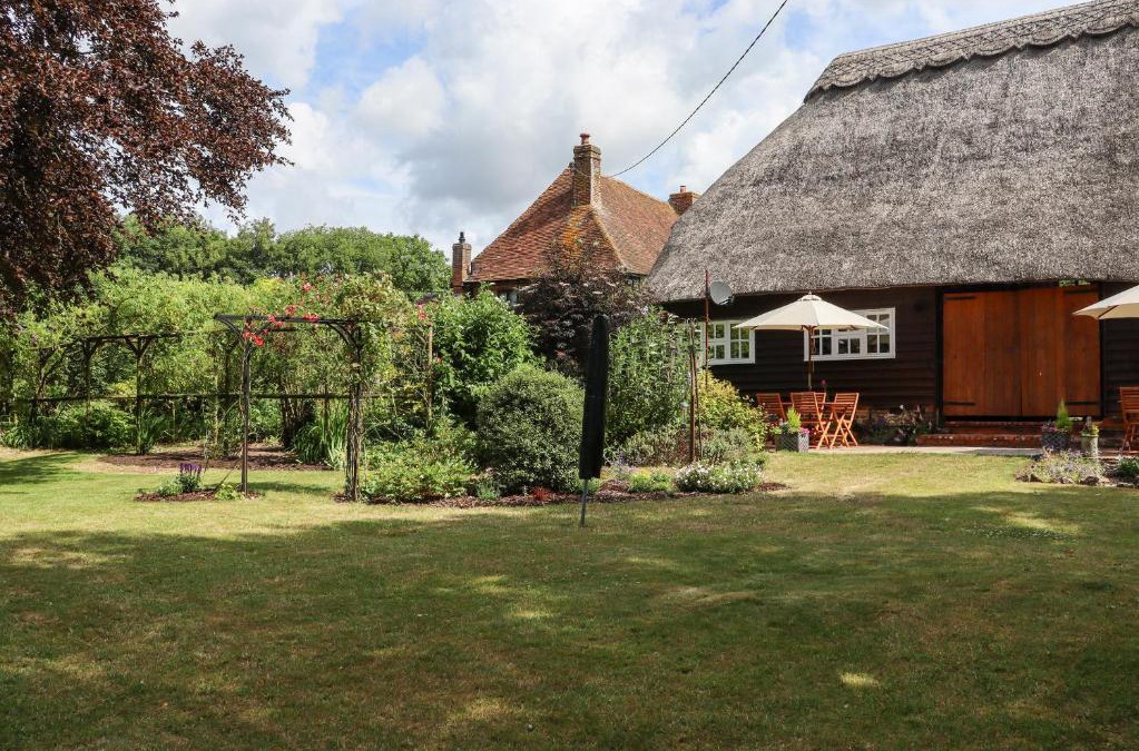 Etchinghill House | Blackbird Cottage at Boyke Manor