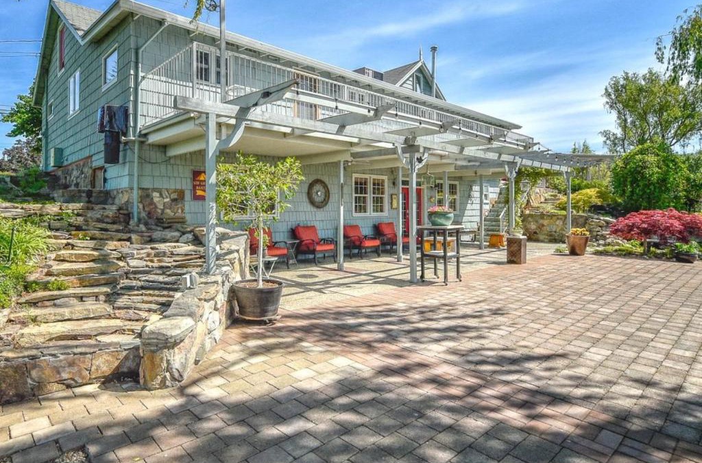 North Glenmore Bed & Breakfast | Blackbird Glen Bed and Breakfast, Glenmore, Kelowna, BC