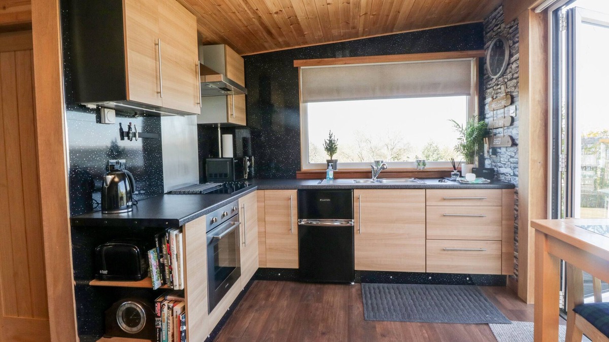 Glenboig Cottage | Blackbrae Cabin