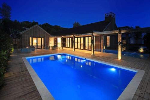 Blackpool House | Blackpool Boathouse - Stay Waiheke