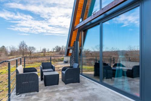 Mladenovac Villa | BlackPoolHouse