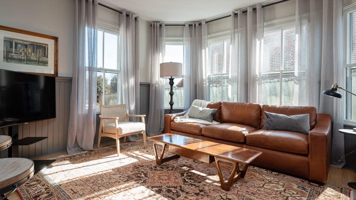Belmont Apartment | Blacksmith Apartment| Lux Extended Stay in Belmont