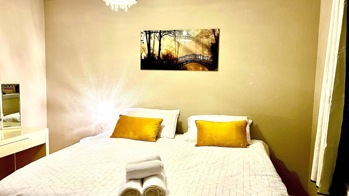 Camberley House | Blackwater, Camberley Homestay Service Accommodation