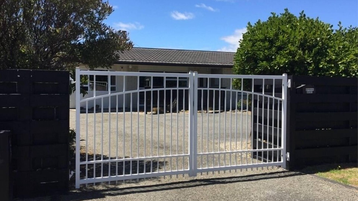 Waikanae House | Blair Holiday Home, Waikanae Beach