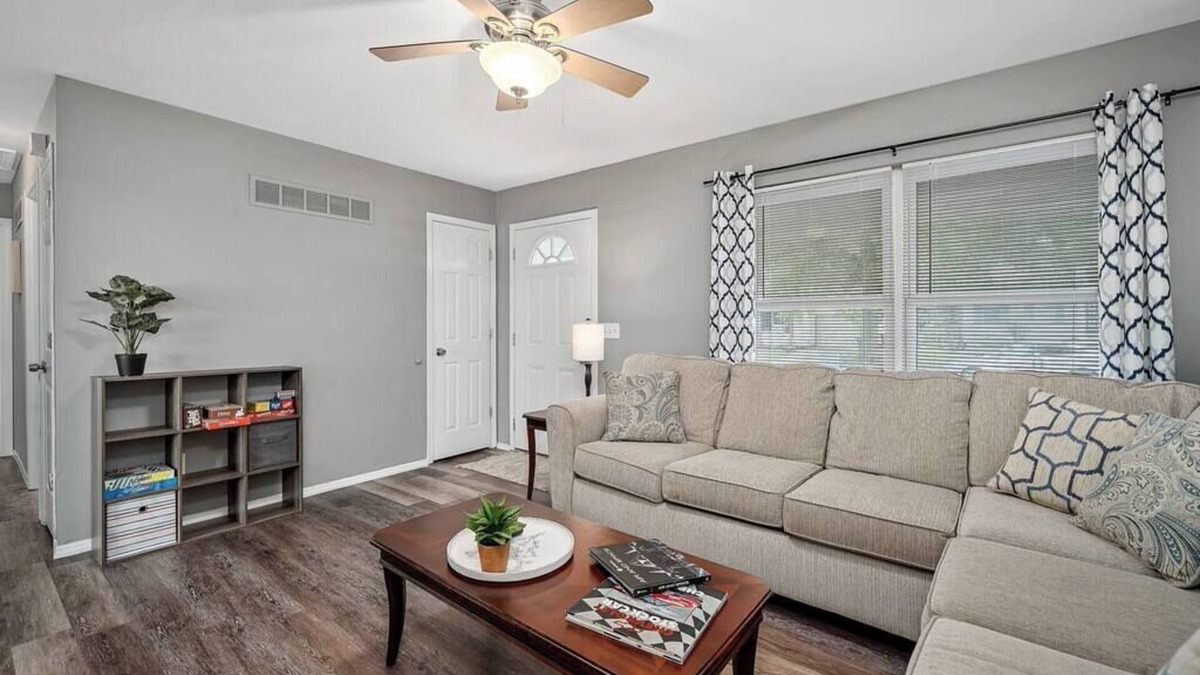 O'Fallon House | Blair's House in O'Fallon 3 Bed 1.5 Bath Game Room