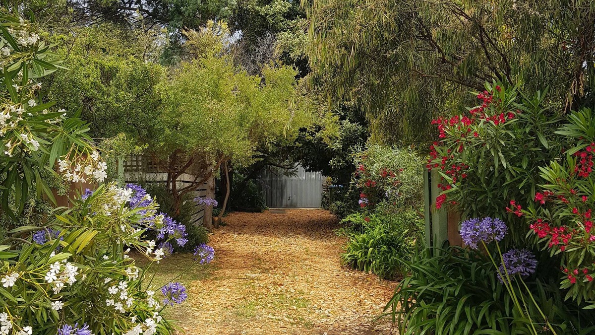 Blairgowrie House | Blairgowrie cottage by the sea, private and tranquil.
