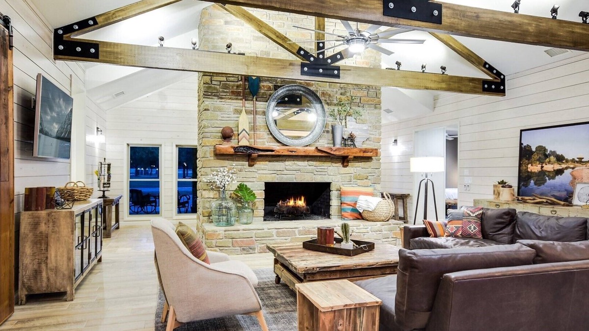 Blanco Cabin | Blanco Valley Lodge - luxury home & guest house. River house, pool & game room.