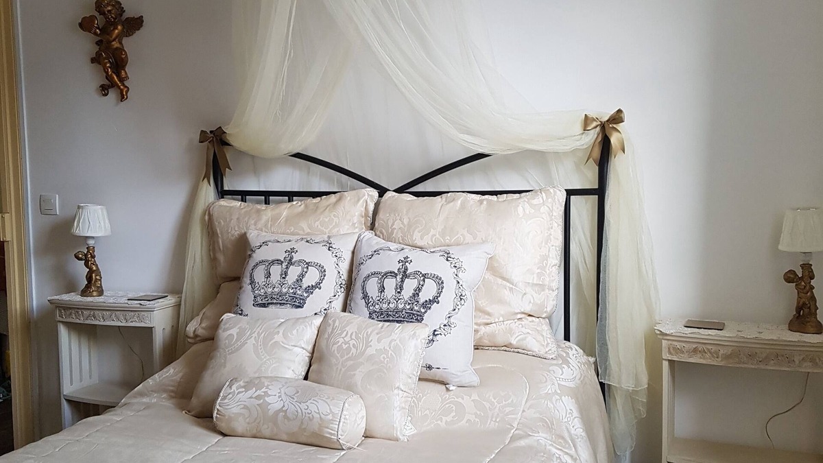 Quillan Bed & Breakfast | 'Blanquette' Room Mountain View Townhouse Quillan