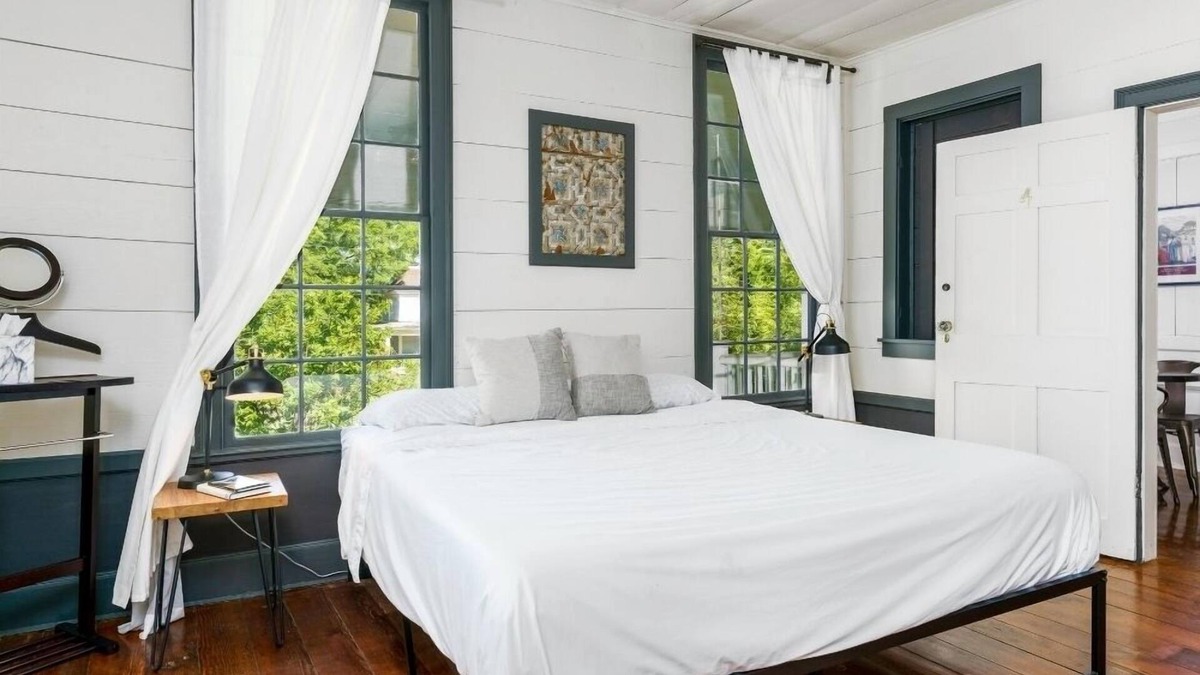 Monticello Bed & Breakfast | Blaque Butterfly at Reese Hall