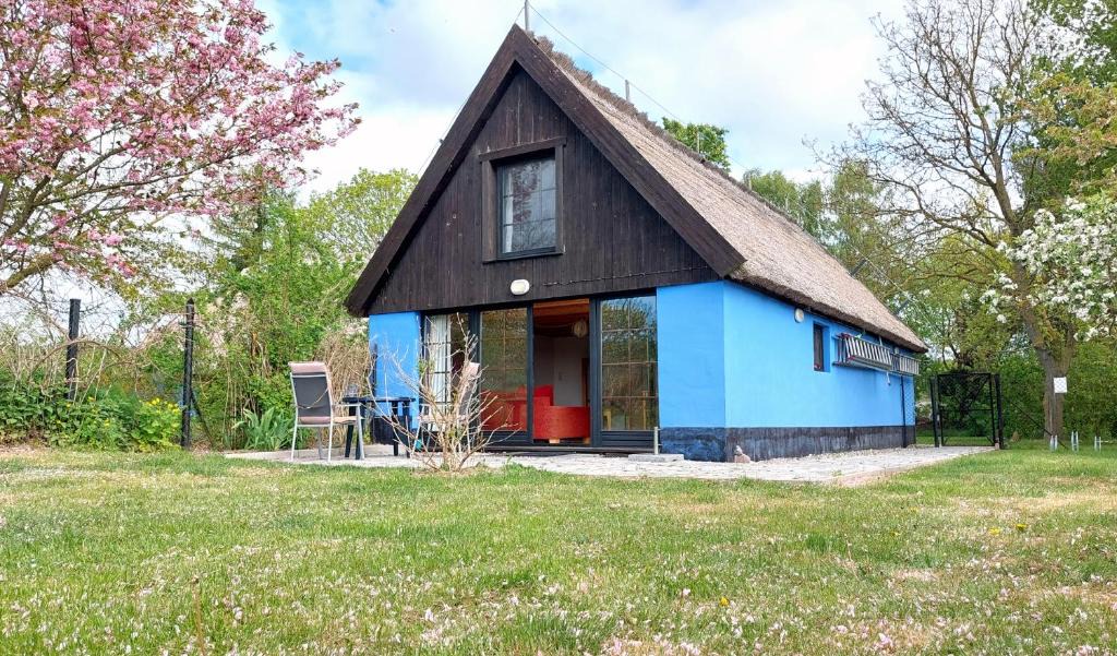 Pantow Apartment | Blaues Haus by Rujana