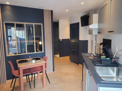 Calais Apartment | BLCK Tendance maxi studio
