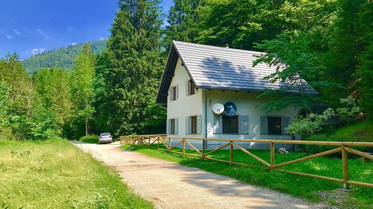 Gorje House | Bled Area - Gorgeous Cottage with Swimming lake