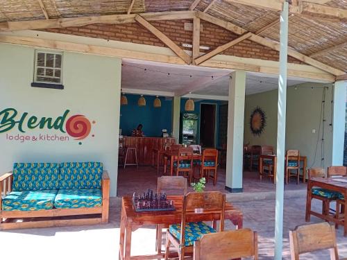 Zomba Hostel | Blend Lodge and Kitchen - Pakachere