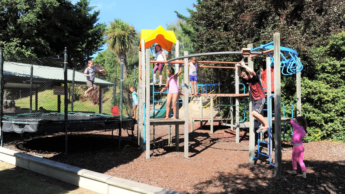 Blenheim Hotel | Blenheim Bridges Holiday Park