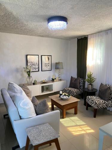 La Caleta Apartment | Blessed house "cerca del Aeropuerto "
