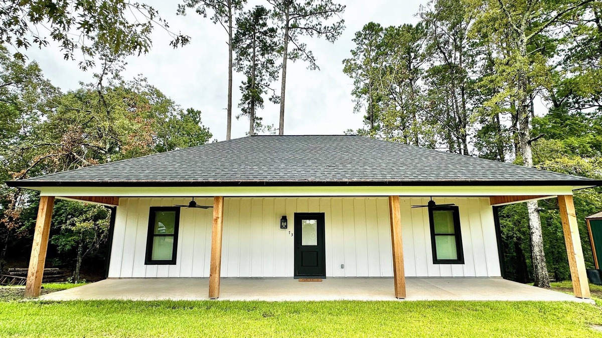 Negreet Cabin | Blessed Refuge, Cozy Cabin on Toledo Bend Lake-Your Perfect Getaway!