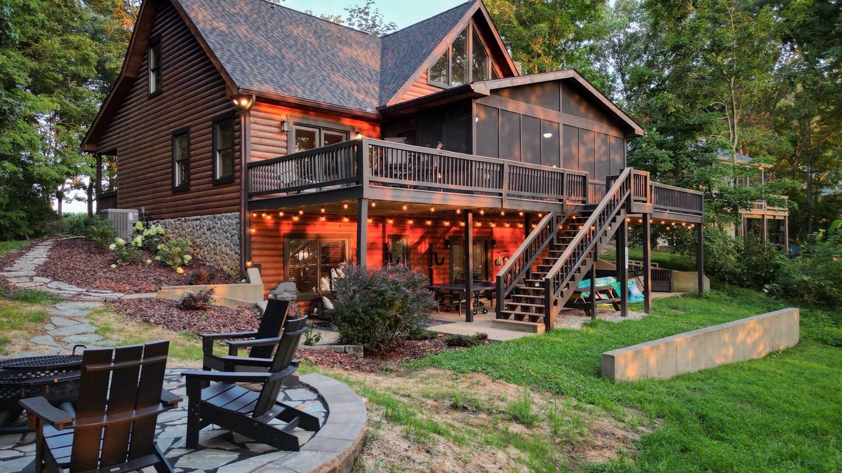 Scottsville Cabin | Blessing by the Lake - Lakeside Cabin!