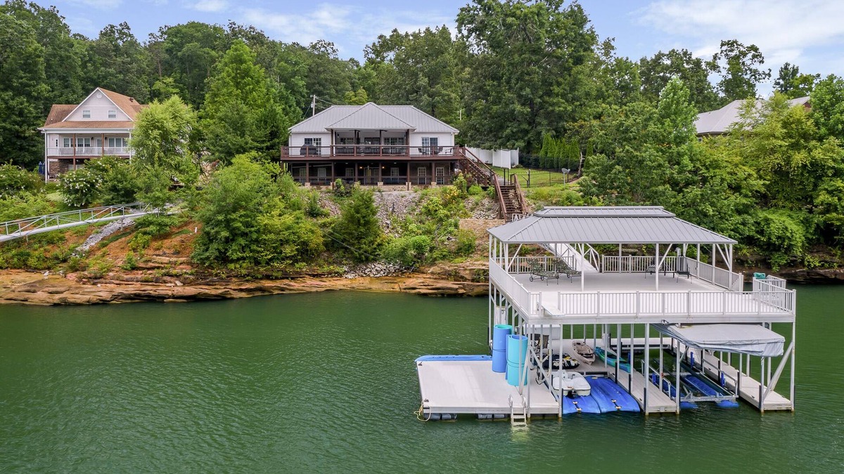 Houston House | Blessings Family Lodge