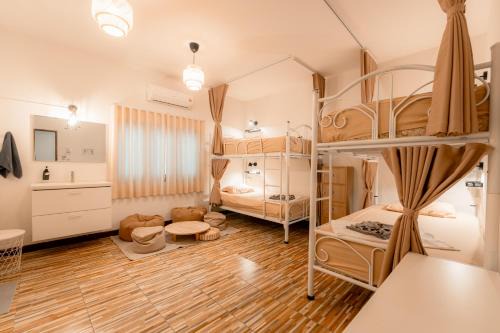 Thong Sala Hostel | Blessings Home & Café