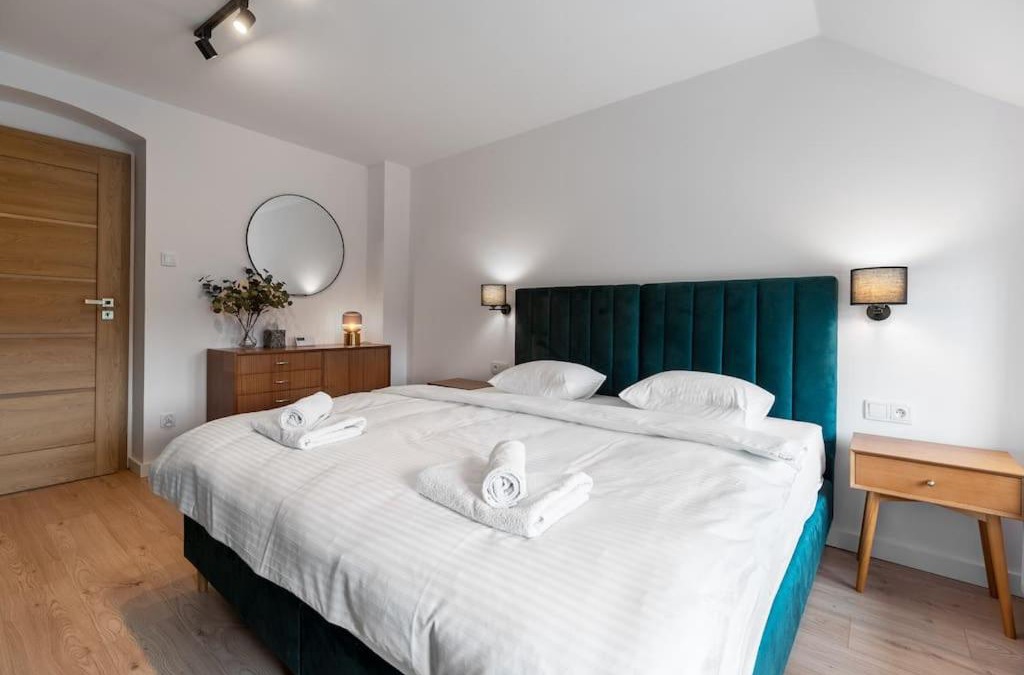 Zgorzelec Apartment | Blick Apartments - Waterfront Green Apartment