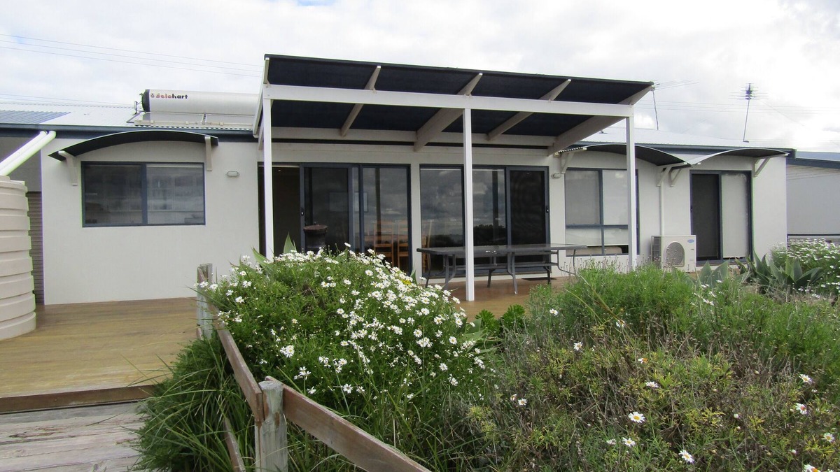 Melville House | BLISS Absolute Beachfront with uninterrupted views