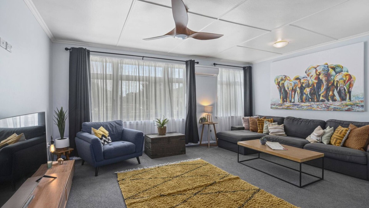 Blenheim House | Bliss on Barratt - Blenheim Holiday Home