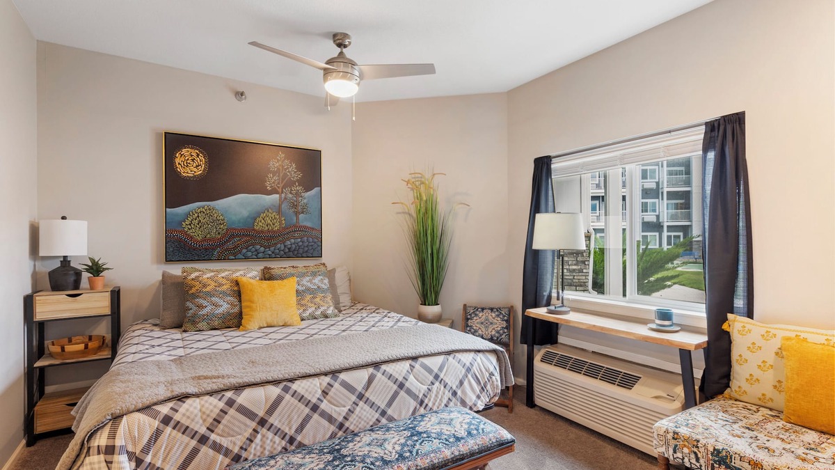 West Des Moines Apartment | Blissful Eclectic Studio w/Amenities, WiFi in terrific West Des Moines