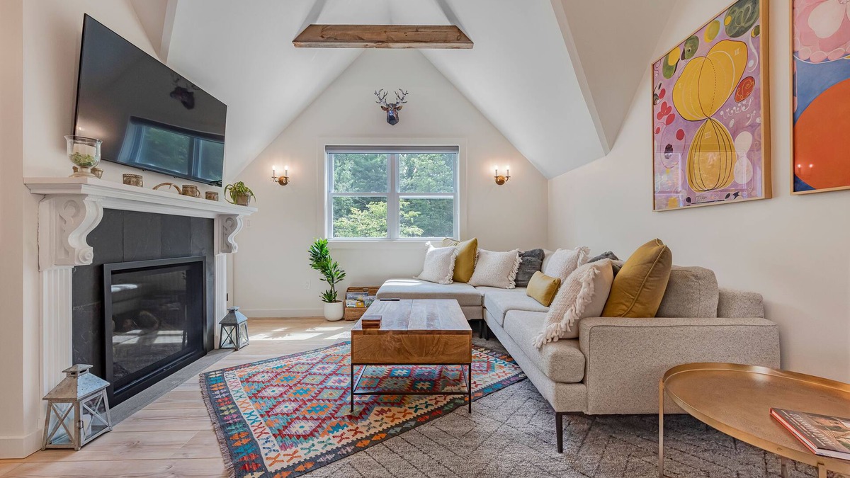 Woodstock House | "Blissful Retreat" Elegant , Charming & Peaceful