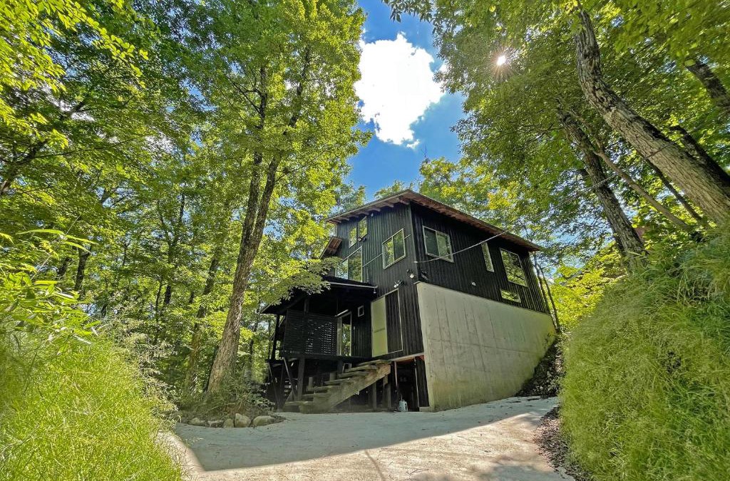 Kita Hiroshima House | bLOCAL Hijiriko - Vacation House Surrounded by Nature for 18 Ppl
